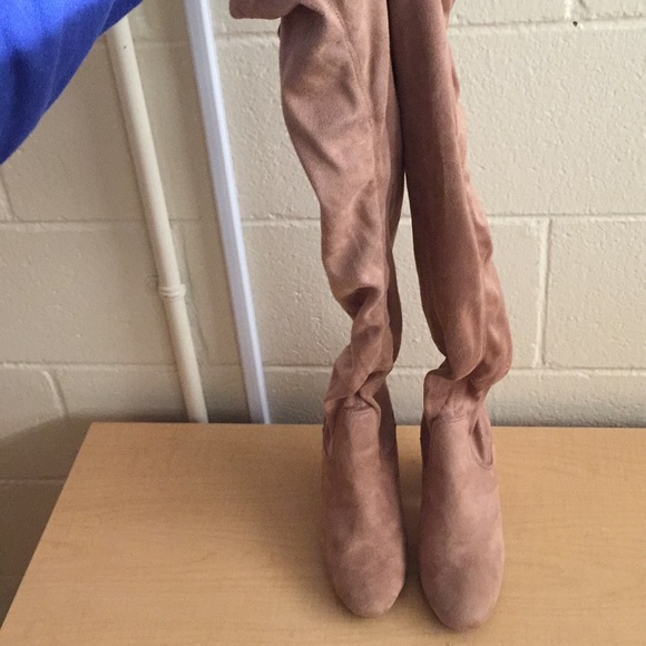 Over the knee tan boots - Picture 3 of 3